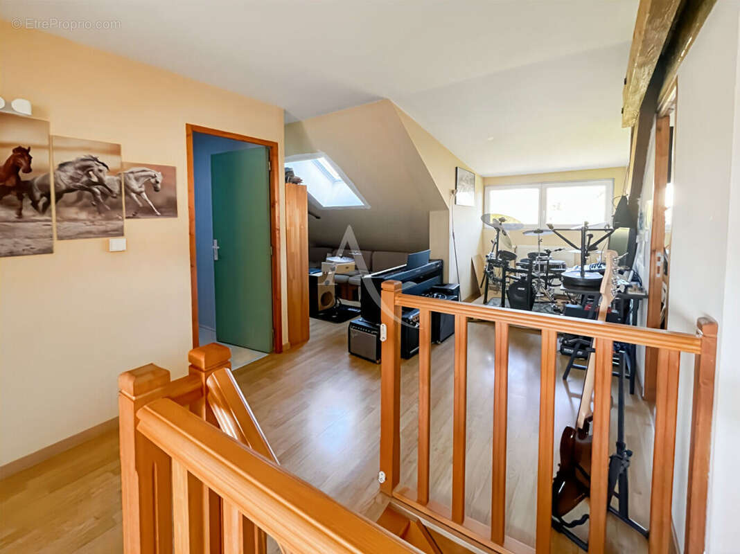 Maison à OZOUER-LE-VOULGIS