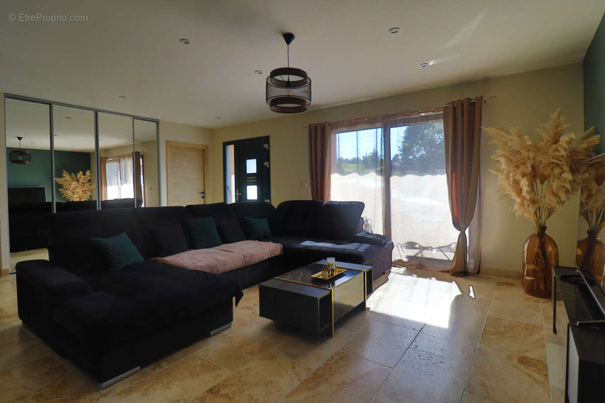 Maison à SAINT-AMAND-SUR-FION