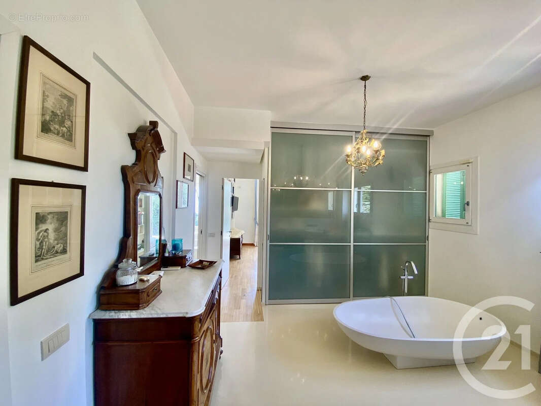 Maison 210 m² à Menton  - photo 10