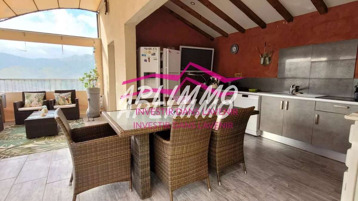 Maison à SAINT-MONTAN