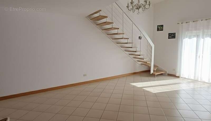 Grande maison à vendre 5 pièces FOUQUEBRUNE (16) + dépendances sur terrain d'env 6800 m2 - photo 8