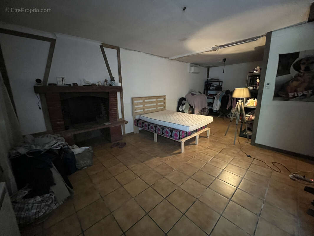 Maison sur 2 niveaux avec jardin, dépendance de 80 m2 et beaux volumes   Fumel - photo 10