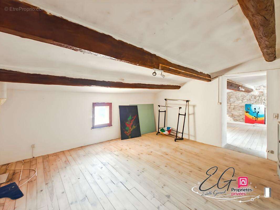 Maison de caractère traversante avec terrasse, atelier et vaste garage - photo 11