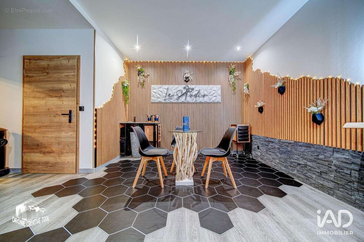 Photo 2 - Commerce à SAINT-JULIEN-LES-METZ