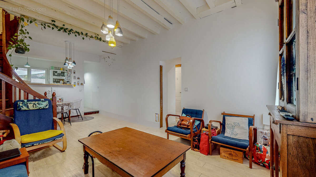 Vente à terme - Maison avec terrasse 2 chambres en vente à Lormont (33) - photo 2