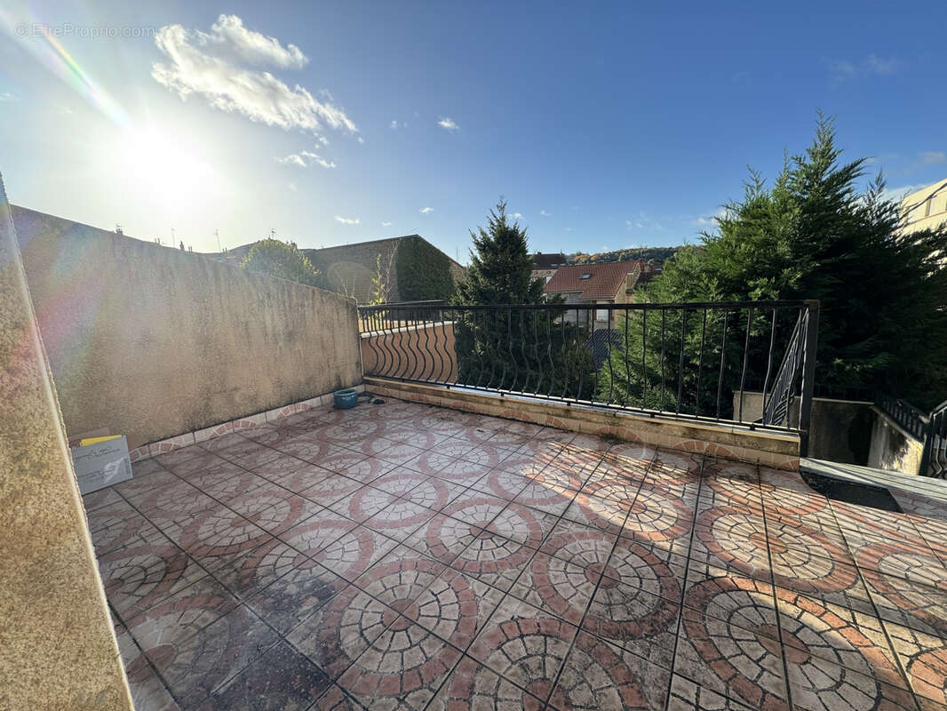 Appartement à SAINT-ETIENNE