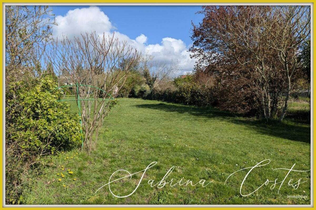 Terrain à LIMETZ-VILLEZ