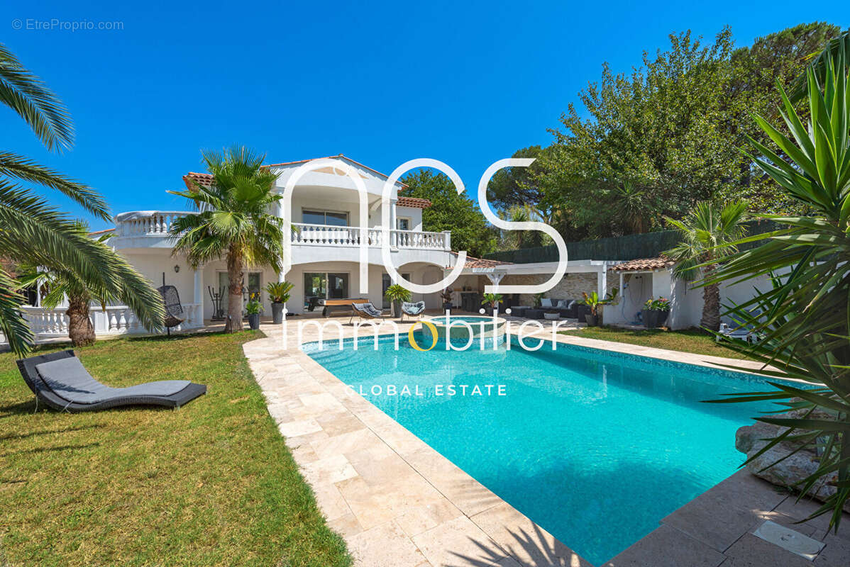 Fréjus - Villa à vendre 172 m², 4 chambres avec piscine & jacuzzi, domaine privé sécurisé - photo 3