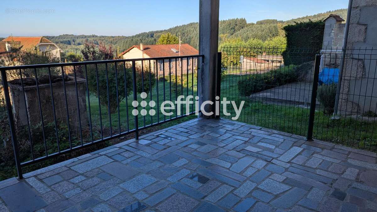 Maison 96 m² à Saint-Remy-Sur-Durolle  - photo 2