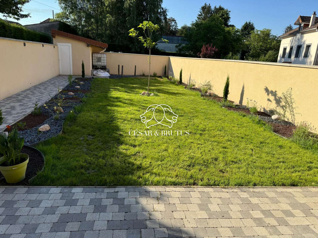 Appartement à CHAUFFAILLES