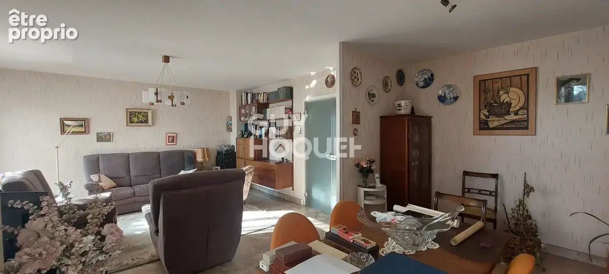 Carpentras - Appartement de 85 m² de type 3 - 2 chambres - Balcon + Place de stationnement + Cave - photo 2