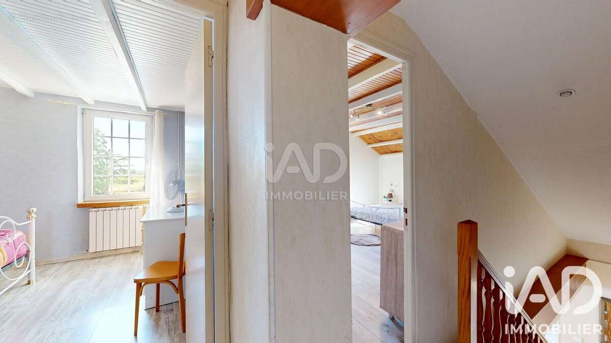 Maison 216 m² à Gaillac  - photo 7