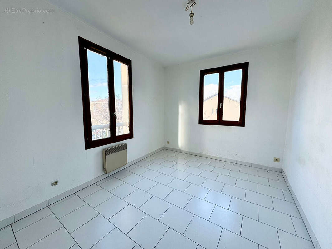 Appartement à EGUILLES