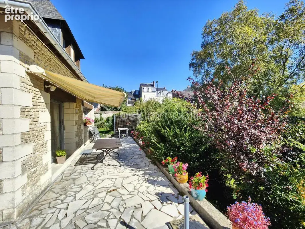 Plein centre, maison familiale av 5 ch sous-sol et jardin clos arboré ! - photo 16