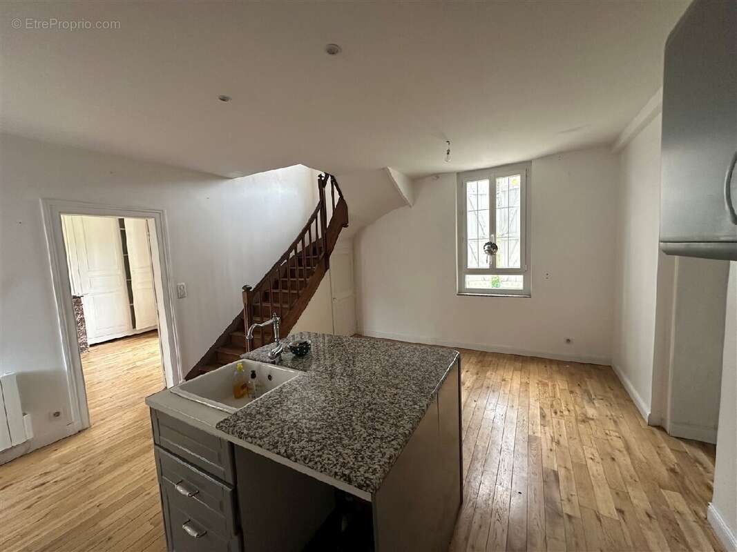 Maison à CHATEAUNEUF-EN-THYMERAIS