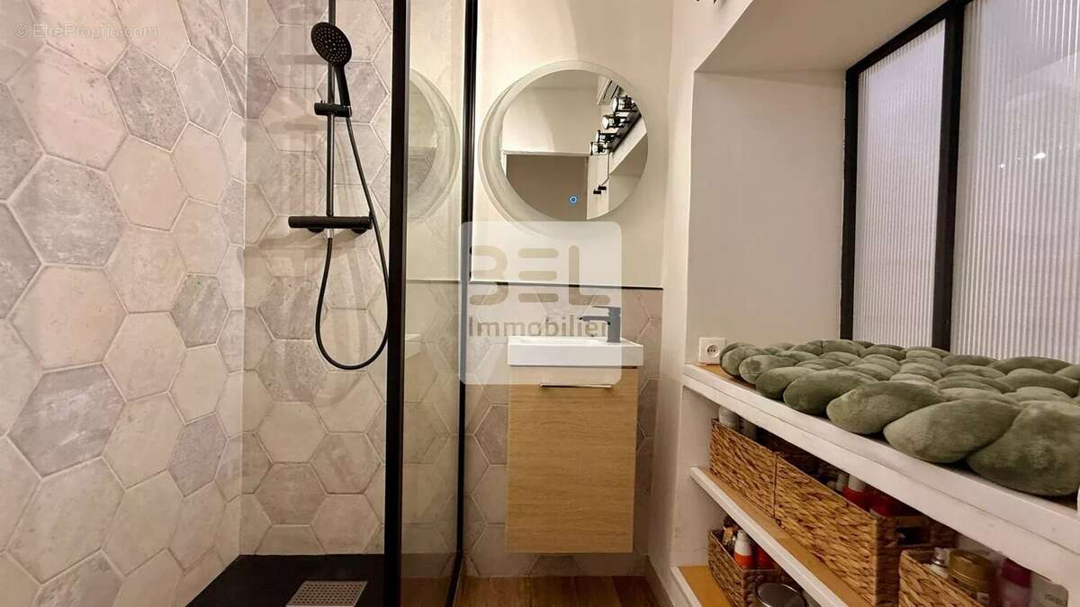 Maison à LAUDUN-L'ARDOISE