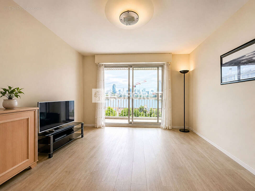 Appartement à SURESNES