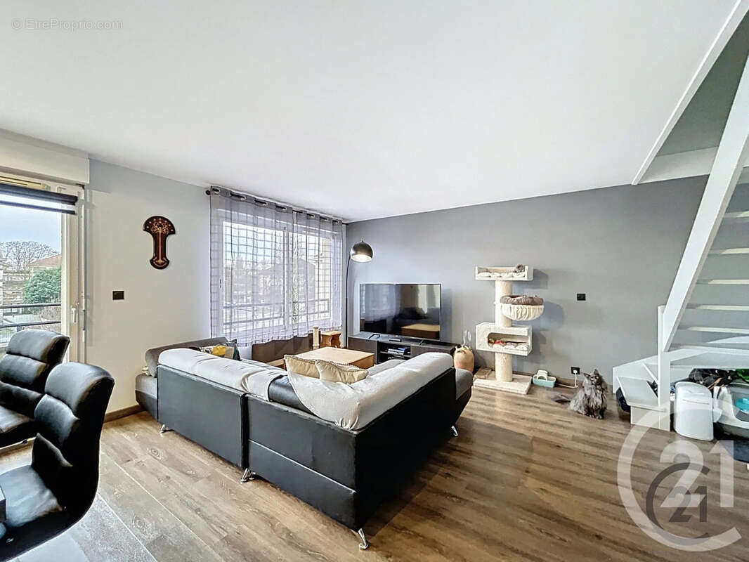 Appartement à MOISSY-CRAMAYEL