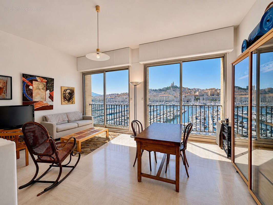 Appartement à MARSEILLE-2E