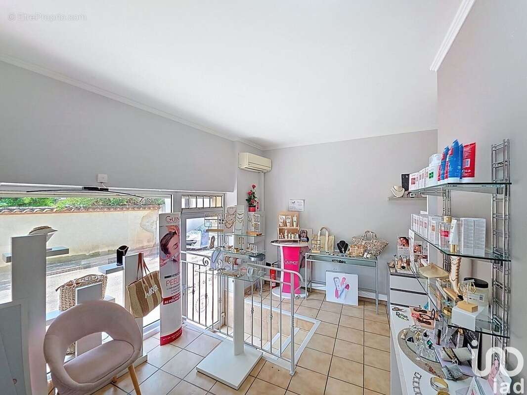 Photo 7 - Commerce à AUBORD
