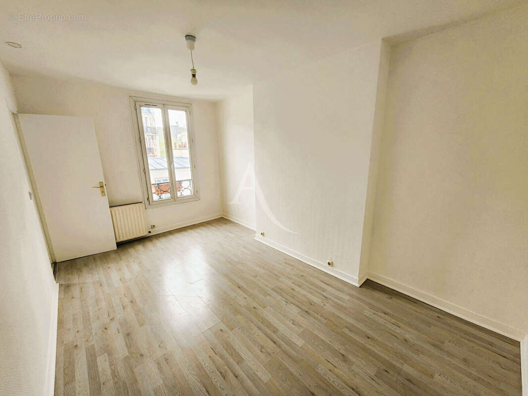 Appartement à PARIS-19E