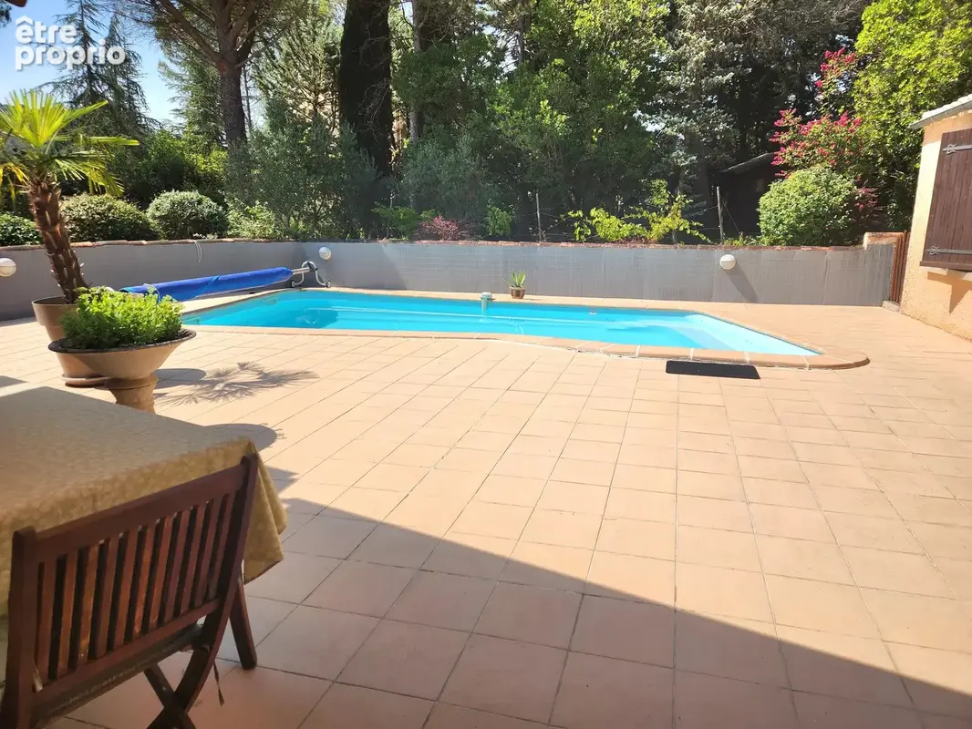 Belle Propriété Indépendante de 5 Chambres Avec Piscine, Vues et Garage - photo 22