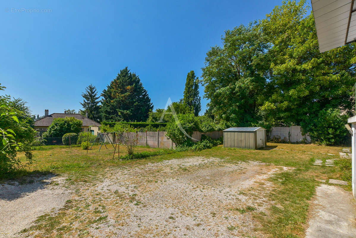 Maison à VAUX-LE-PENIL