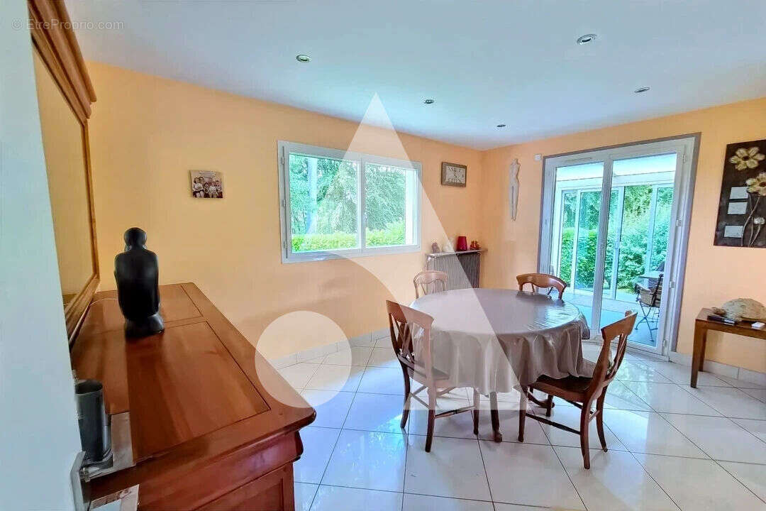 Maison  8 pièce(s) 140 m2 - photo 5
