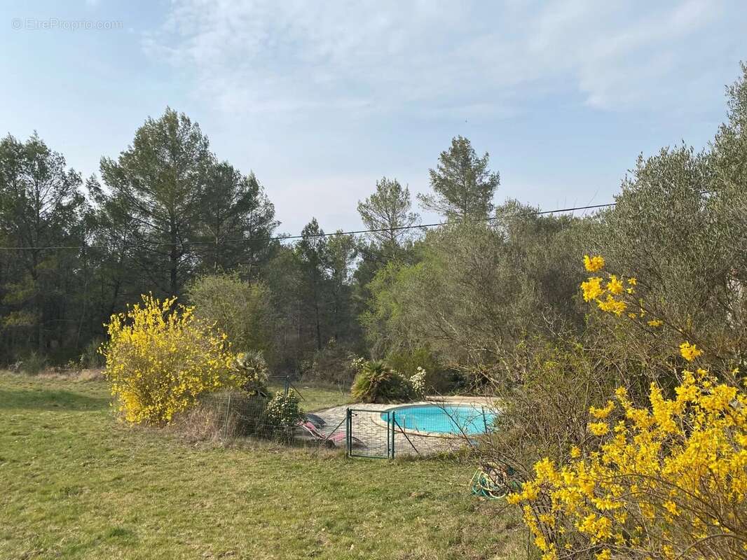 Maison à ENTRECASTEAUX