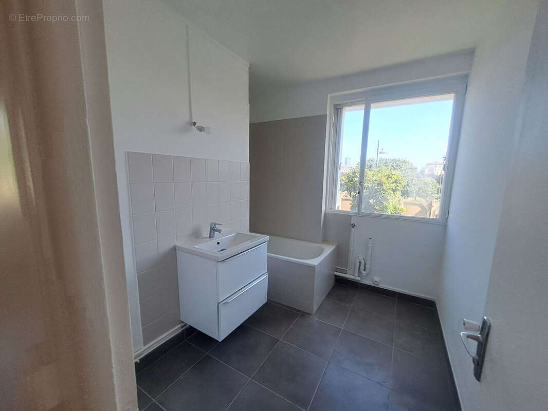 Appartement à MONTROUGE