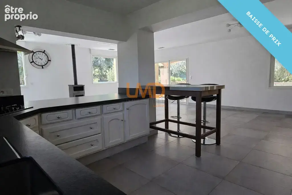 Propriété avec 2 habitations, piscine et dépendances - photo 19