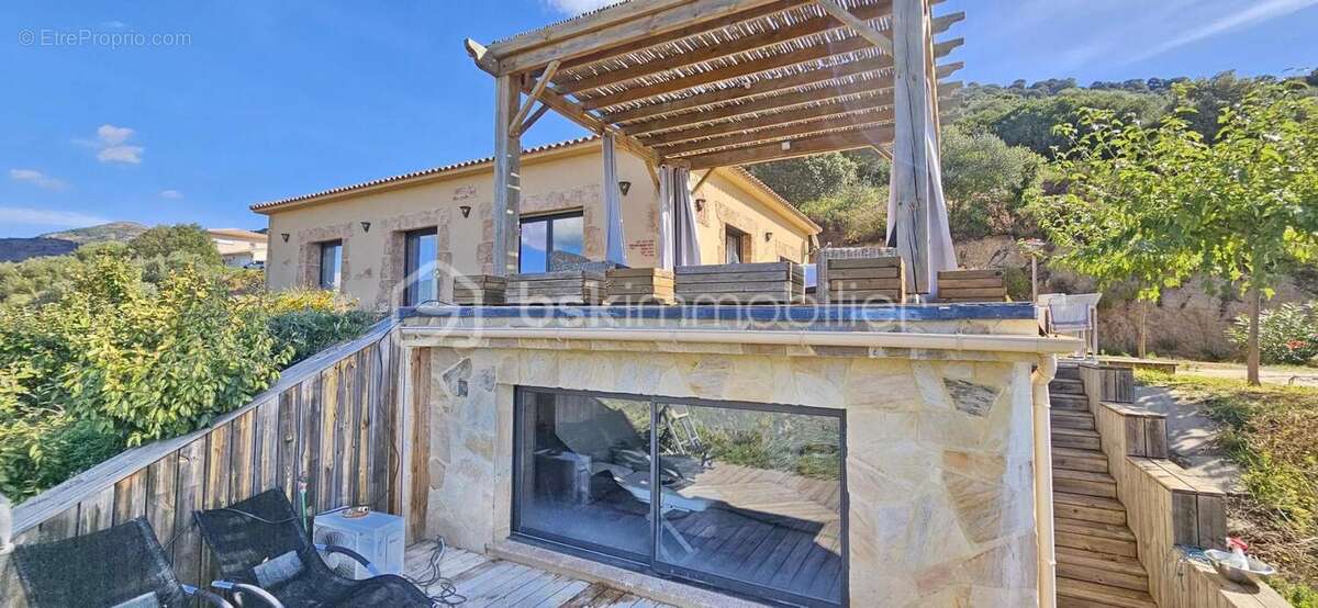 Villa contemporaine avec vue exceptionnelle – Fozzano (Corse-du-Sud) - photo 2