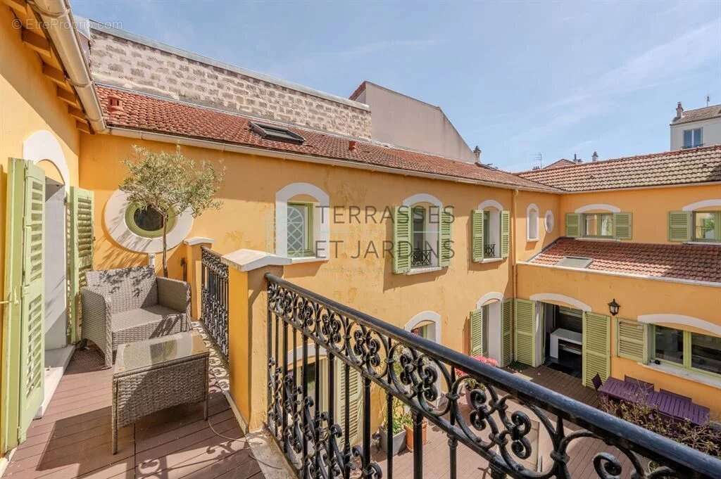 Maison à LA GARENNE-COLOMBES