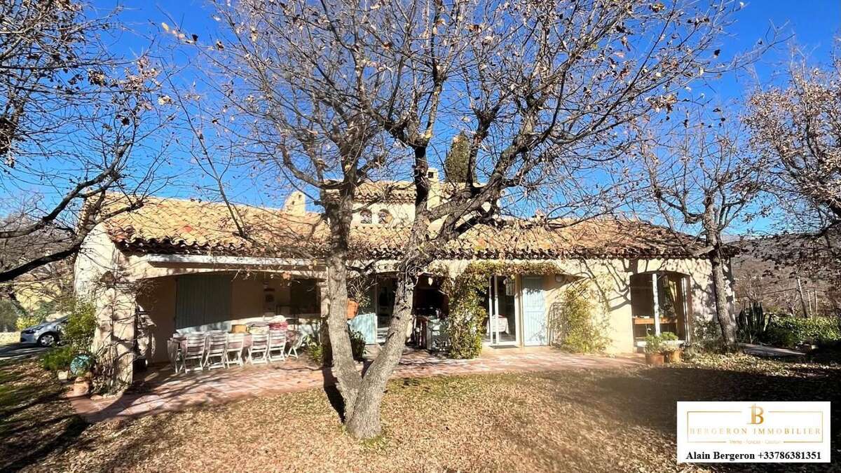 Maison à SAINT-CEZAIRE-SUR-SIAGNE