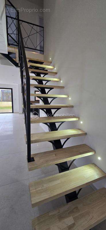 Maison à SAINT-BARTHELEMY-D'ANJOU