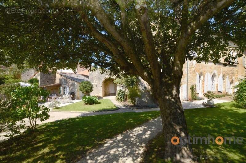 Maison à NANTEUIL-EN-VALLEE