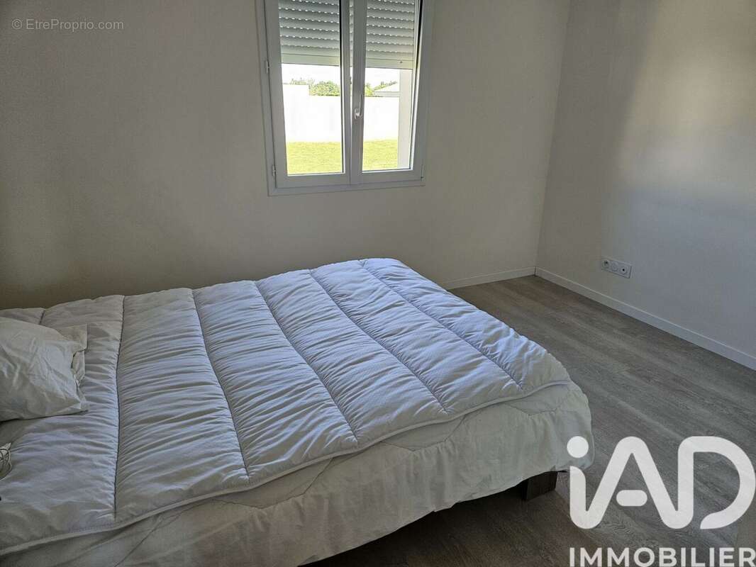 Maison 119 m² à Saint-Sulpice-D'arnoult  - photo 8