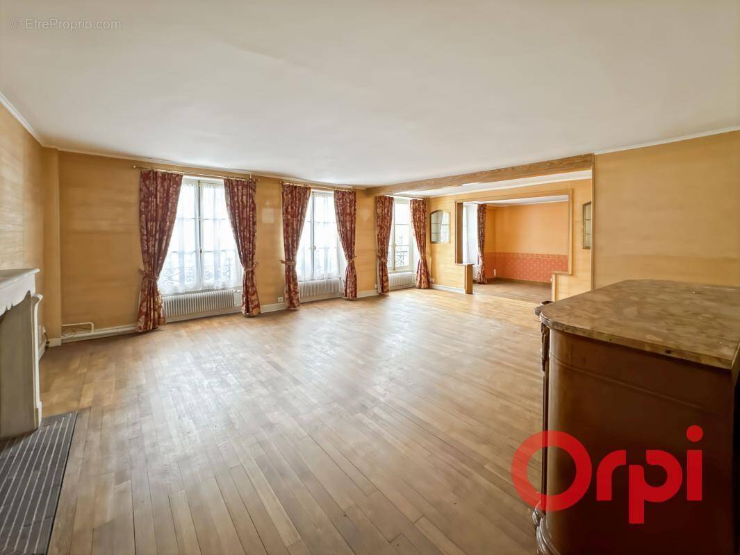 Appartement à SAINT-AMAND-MONTROND