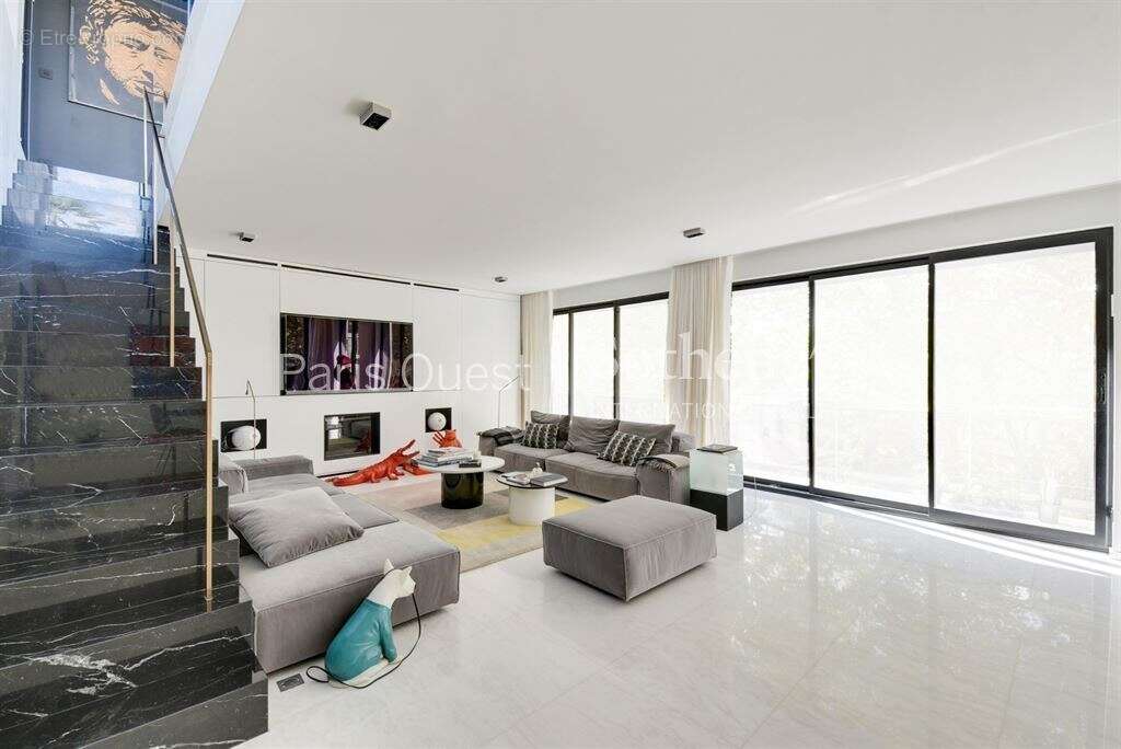 Appartement à NEUILLY-SUR-SEINE