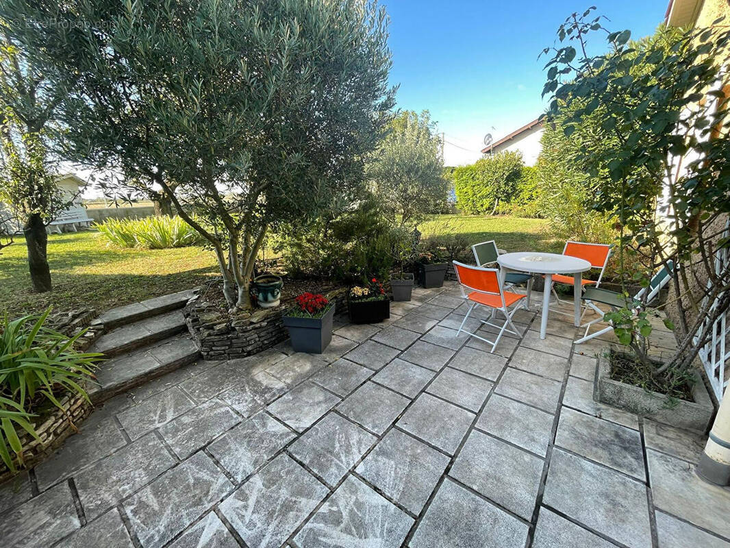 Maison à DECINES-CHARPIEU