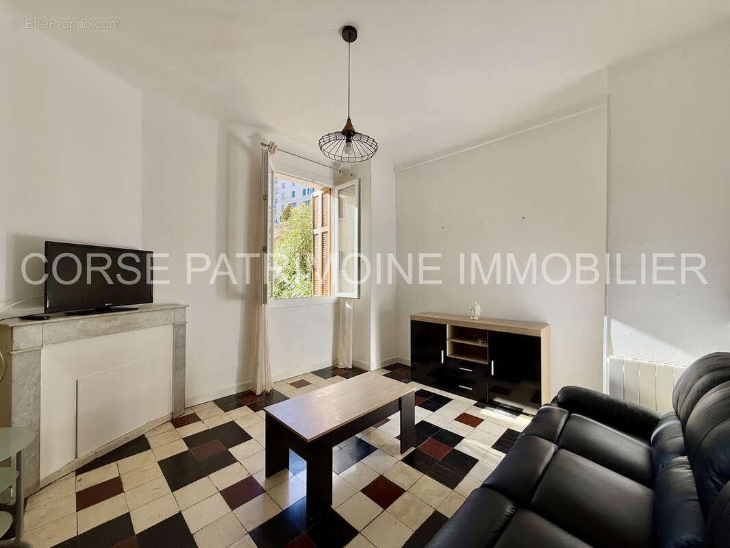 Appartement à CORTE