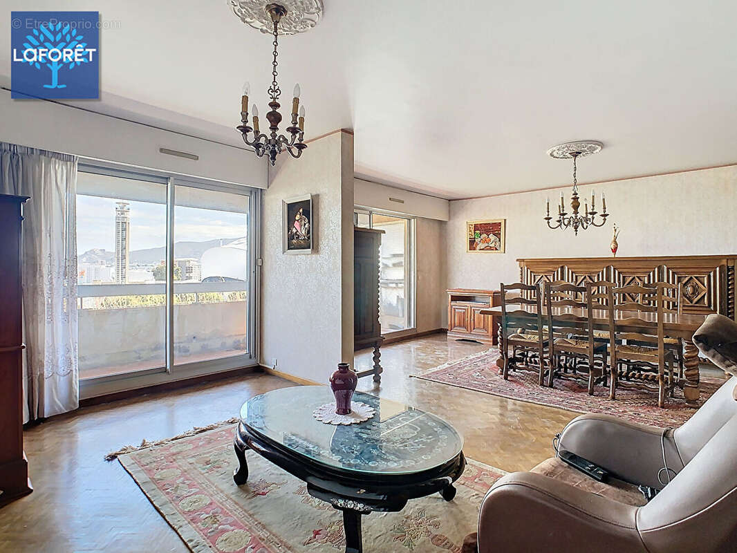 Appartement à MARSEILLE-8E