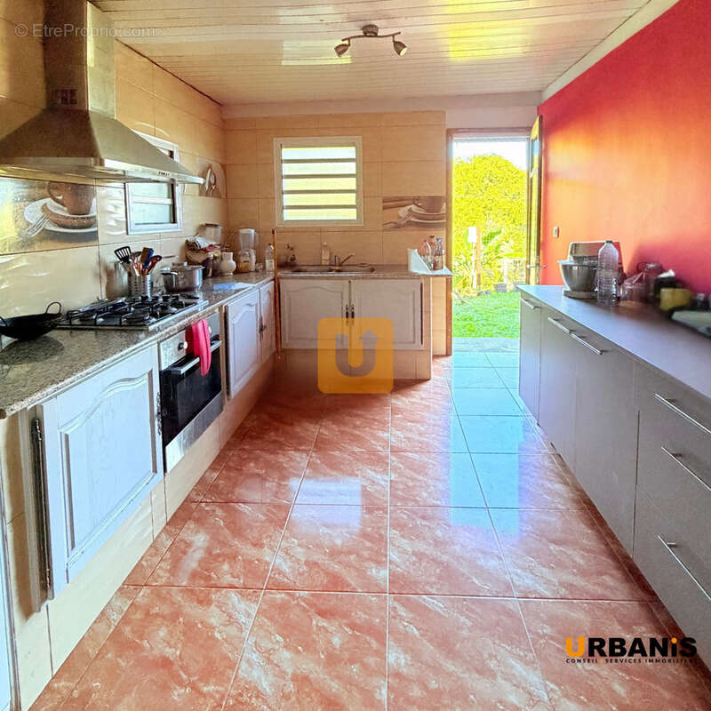 Jolie maison a bois de nefles st paul edifiee sur une parcelle d'environ 500m2 - photo 7