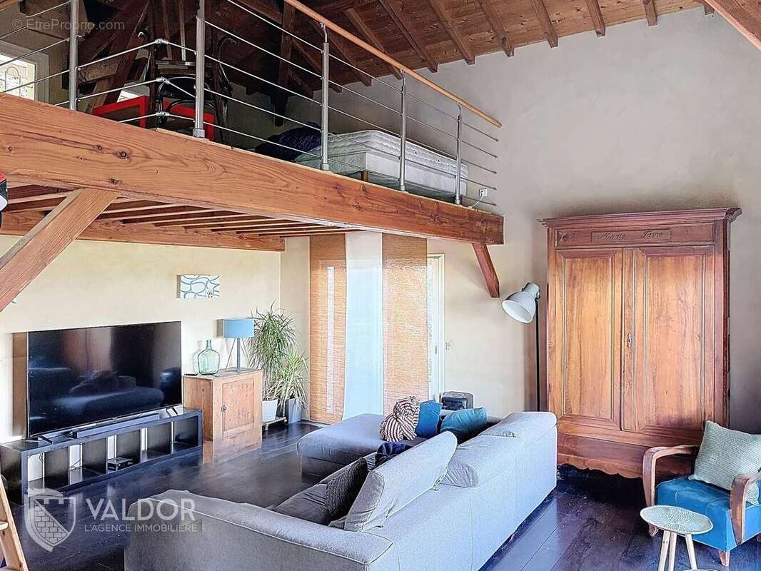 Maison à MONTMERLE-SUR-SAONE