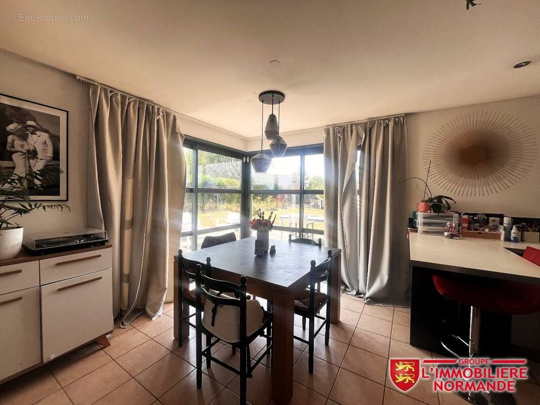 Maison de plain-pied jardin 1.569 m² - photo 5