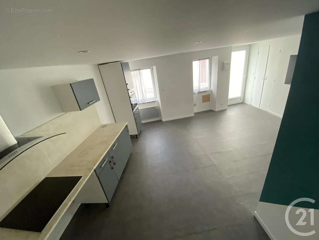 Maison à RUELLE-SUR-TOUVRE