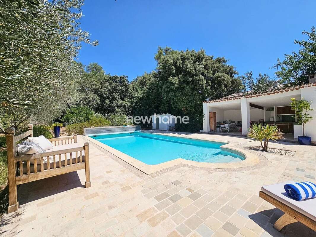 Magnifique bastide en pierre avec jardin clos et belle piscine avec cuisine d?été - photo 7