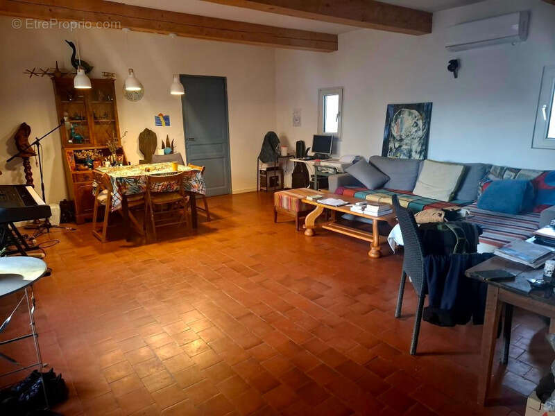 Maison à VENASQUE