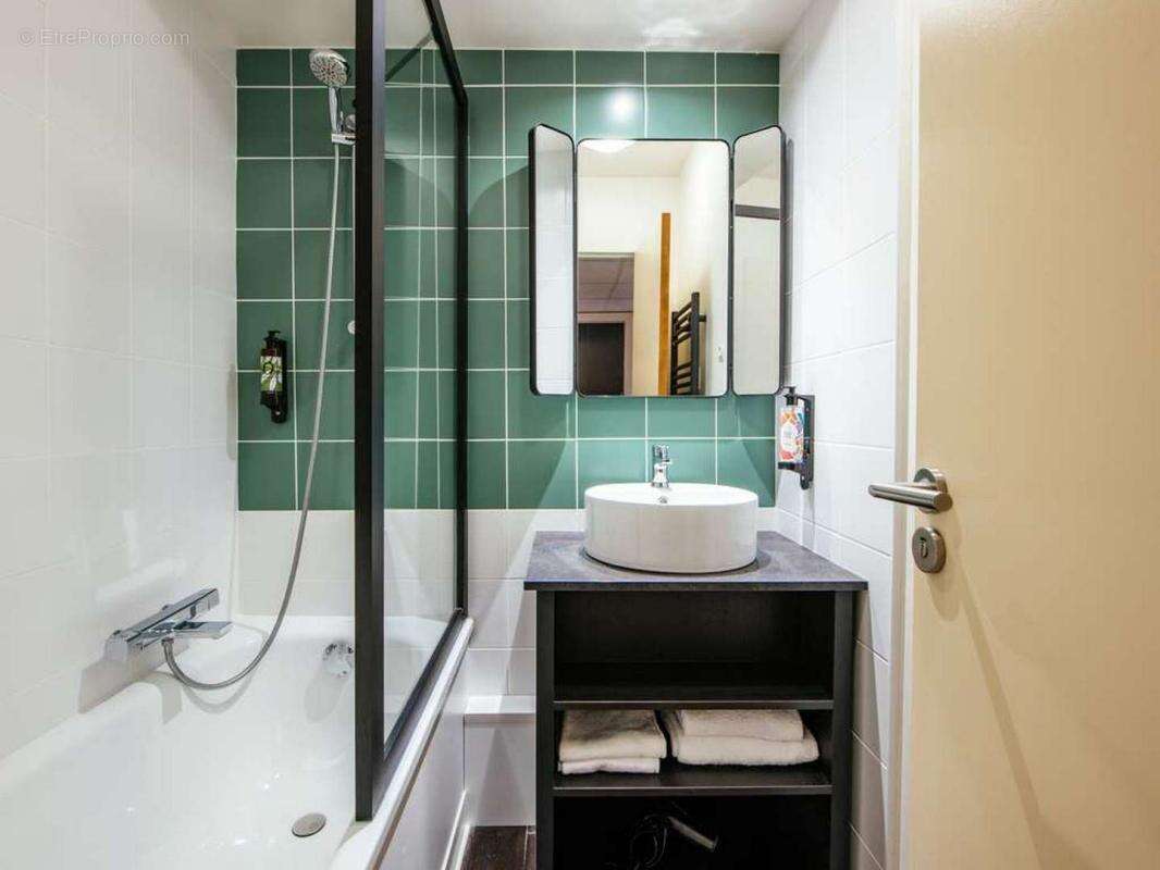 Appartement à COURBEVOIE