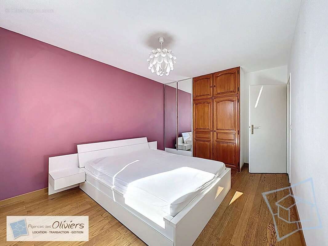 Appartement à VOISINS-LE-BRETONNEUX